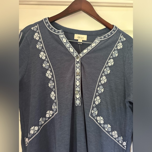 NWT STYLE & CO Women's Cotton Blue Floral Embroidered Shirt Womens size Large - Picture 3 of 8